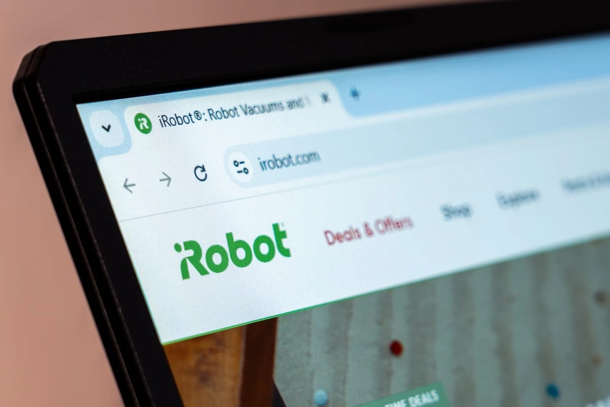 irobot website showcasing robotic vacuum cleaners and home cleaning solutions