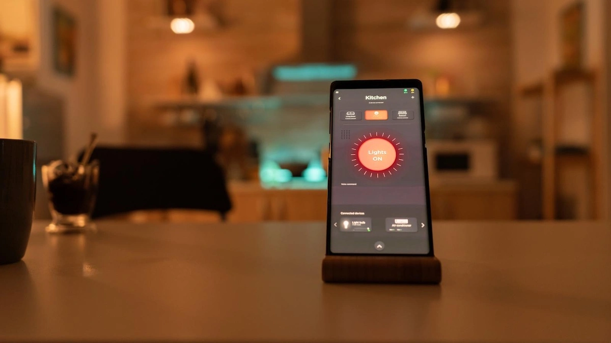 controlling light bulb temperature and intensity